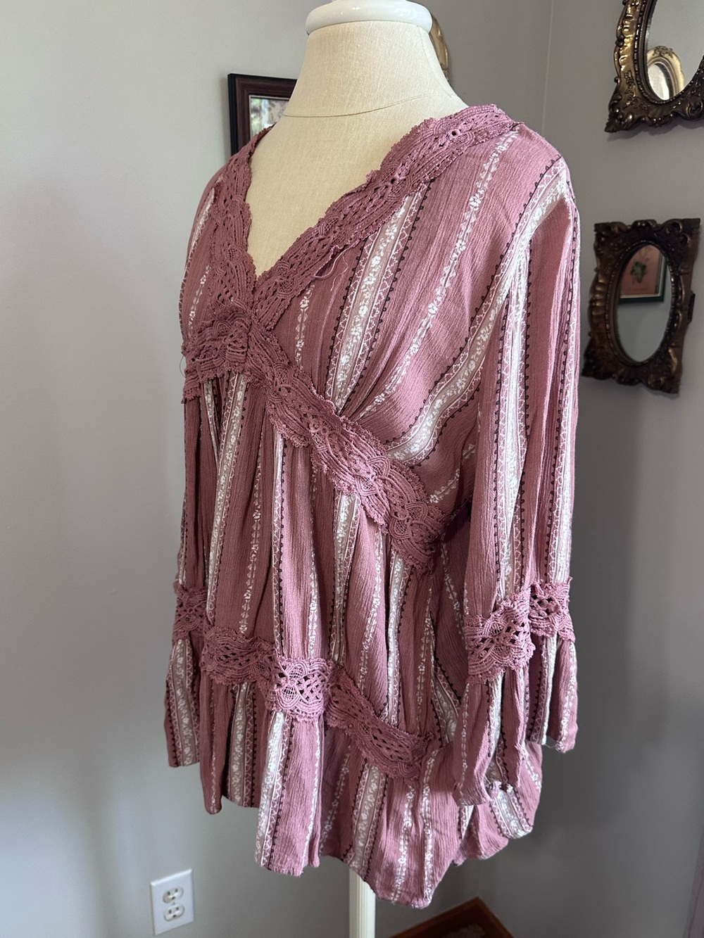 Blu Pepper Dusty Rose Crochet-Trim V-Neck Tunic - Picture 2 of 5